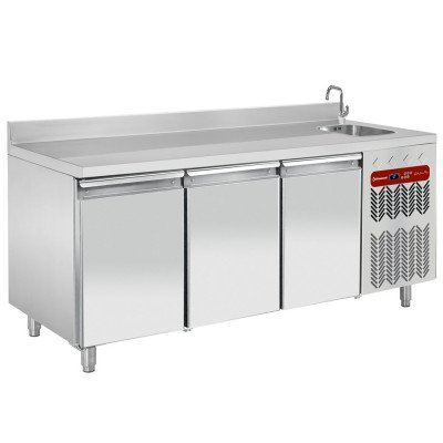 Refrigerated counter 3-door ventilated GN 1/1 wall Diamond TG3N/HA-R2EV